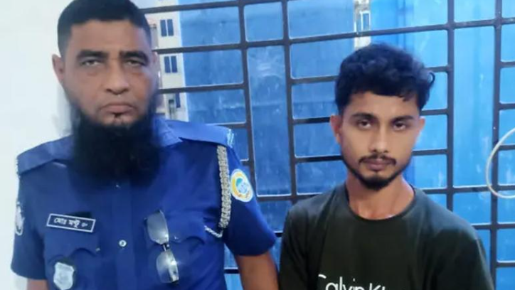 প্রবাসীর বাড়িতে চুরি করতে গিয়ে নিষিদ্ধ ছাত্রলীগ নেতা আটক