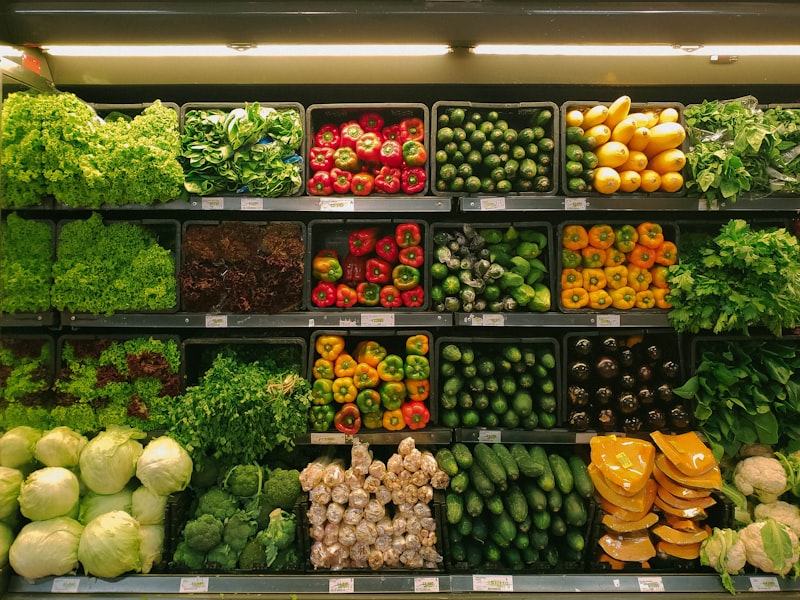 বাজারে নিত্যপ্রয়োজনীয় পণ্যের দাম চড়া: মধ্যবিত্ত ও নিম্নআয়ের মানুষের নাভিশ্বাস